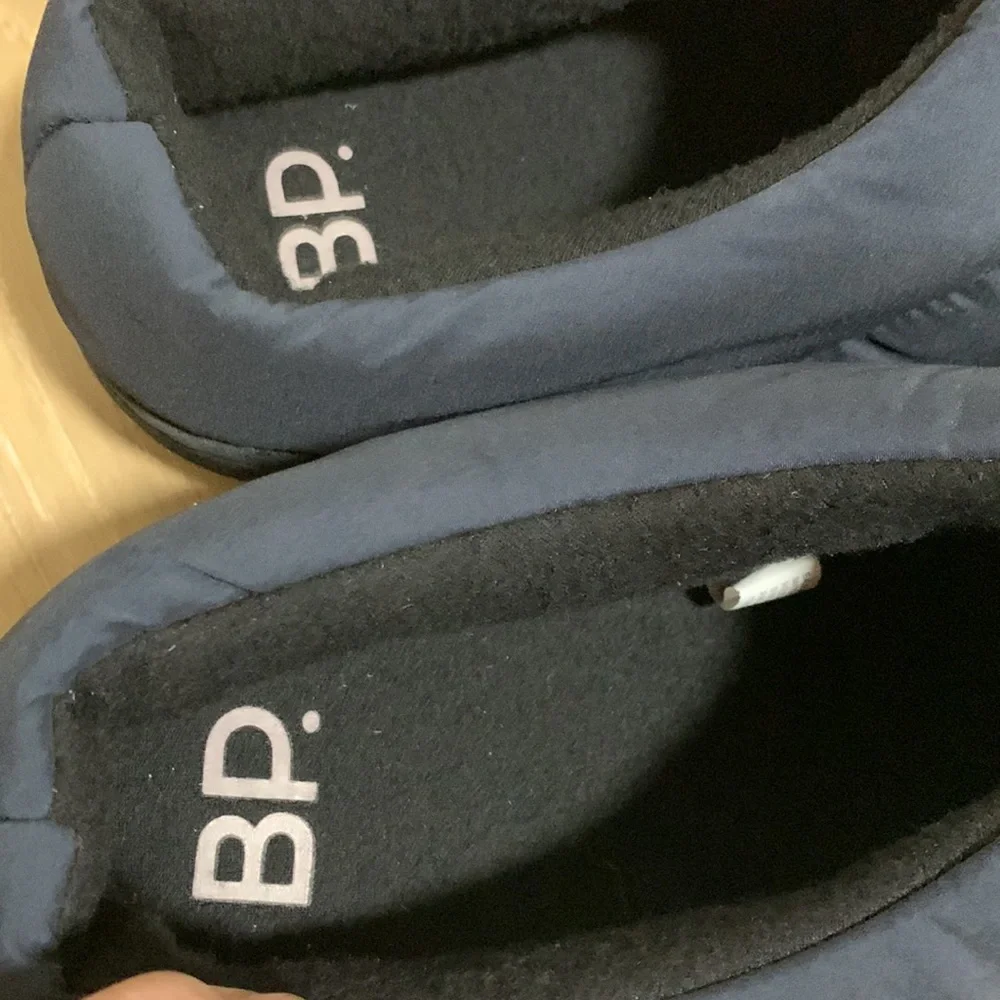 The fluffiest, comfiest INDOOR/OUTDOOR unisex slippers